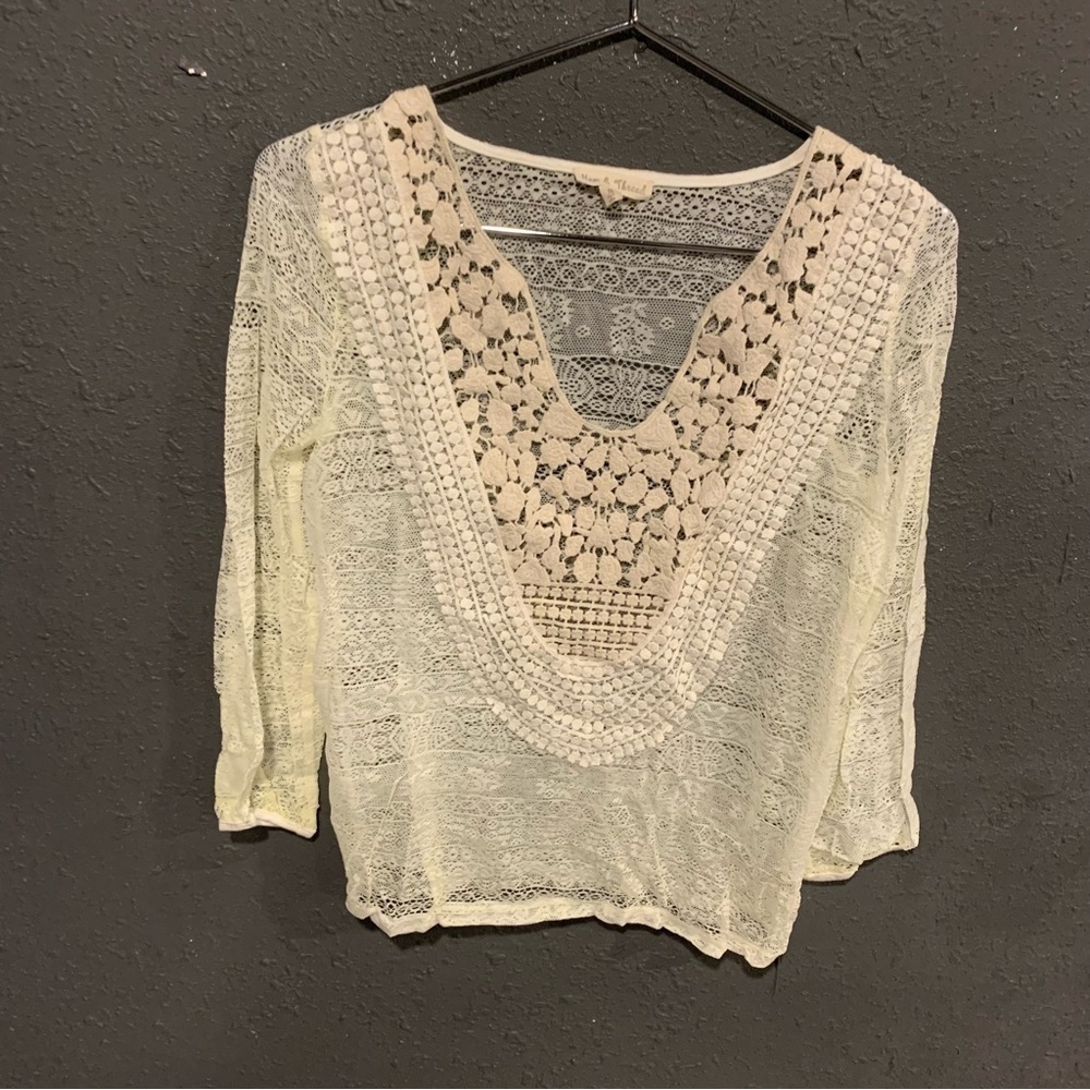 Women’s Hem and Thread Blouse